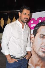 John Abraham launches special issue of People magazine in F Bar, Mumbai on 28th Nov 2012 (22).JPG